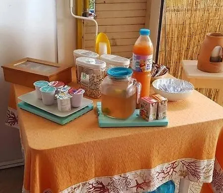 Bouganvillea Couette-café 3*