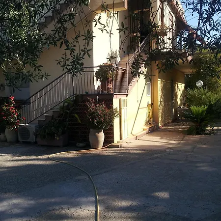 Couette-café Bouganvillea 3*